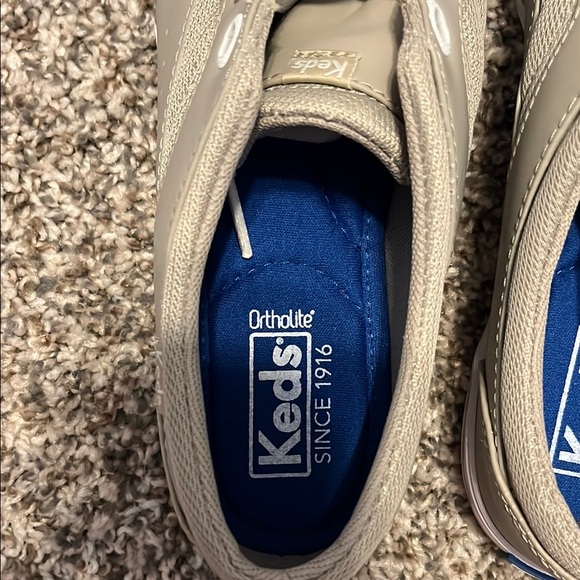 Keds Tan Sneakers Classic Canvas Style - Picture 2 of 7